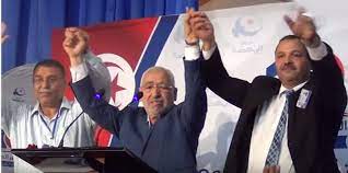 بكاء المذيع التونسي والشيخ راشد الغنوشي بالفعل لحظات يبكي المرء ولكن كما قلت دموع الفرح التي ينتظرها الجميع. Ø§Ù„ØºÙ†ÙˆØ´ÙŠ ÙŠØ¨ÙƒÙŠ Ø¨Ø¹Ø¯ Ù…ØµØ§Ù„Ø­Ø© ÙˆØ¹Ù†Ø§Ù‚ Ø­Ø§Ø± Ù…Ø¹ Ø¹Ø¨Ø¯ Ø§Ù„Ø­Ù…ÙŠØ¯ Ø§Ù„Ø¬Ù„Ø§ØµÙ‰ ÙˆØ¹Ø¨Ø¯ Ø§Ù„Ù„Ø·ÙŠÙ Ø§Ù„Ù…ÙƒÙŠ