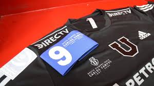 Check spelling or type a new query. Asi Es La Camiseta Negra De La U En Homenaje A Carlos Campos As Chile