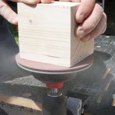 Le Plateau De Poncage Firoflex En Action En Poste Fixe Ideal Pour Les Petites Pieces Reference 2211000 Poncage Craft Petites Pieces