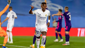 Madrid were the more vibrant from the off and vinícius júnior served warning of their intent. Joker Vinicius Junior Hilft Real 1 0 Gegen Valladolid Kicker