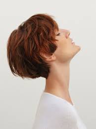 Tra i tagli corti estivi più modaioli e femminili, a conquistare la scena è il micro bob o carré mignon, un caschetto corto . Tagli Capelli Corti Autunno 2020 Nuove Idee Dal Caschetto Al Bowl Al Pixie Amica