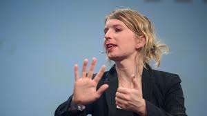 Chelsea manning, as she'll discuss on the show today, went back behind bars just two years after being released, for resisting a grand jury subpoena in the assange prosecution. Chelsea Manning Uber Ki Es Ist Gefahrlich Auto Und Technik Gq