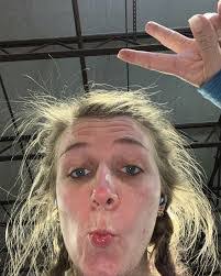 Lynda Barnett's Instagram, Twitter & Facebook