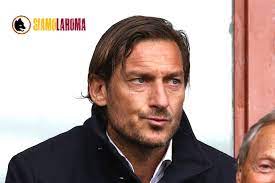 At tutto capelli we are in favor of … Totti E Il Bambino Con I Capelli Alla Ibra Da Difendere Siamo La Roma