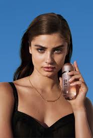 Perfume Carolina Herrera 212 212 Vip Rose Palacio De Hierro Eau De Carolina  Herrera 212 Chic