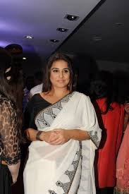 Top images those proves priyanka chopra looks gorgeous in saree. Vidya Balan Photos At Awards Function In White Saree Tollywood Stars Beautiful Bollywood Actress Most Beautiful Indian Actress White Saree