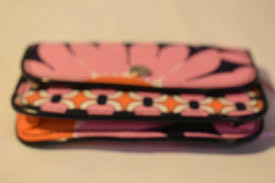 Vera bradley sweethearts and flowers wallet. Vera Bradley Wallet In Retired Loves Me Pattern Gem