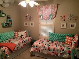 Like This Setup For A Small Bedroom For Two Shared Girls Room Small Shared Bedroom Shared Girls Bedroom