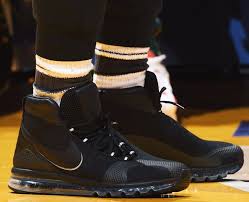 Shop all basketball shoes from lebron james and get the latest launches like lebron 16 shoes, plus other popular styles like the lebron 15 and soldier xii and xi. Lebron James Sneakers 2018 19 Season Nice Kicks