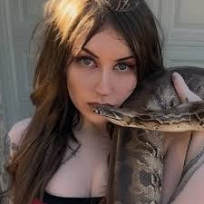 Lauren Doria's Instagram, Twitter & Facebook