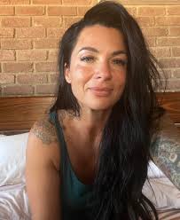 Seeking Portland salon to rent chair for travel work