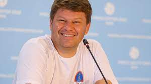 Певица ольга бузова и телеведущий дмитрий губерниев поругались во время прямого эфира на телеканале матч тв. Mem Na Veka Dmitriyu Gubernievu Ponravilas Shutka Kvn Pro Nego Chempionat