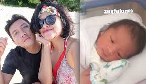 Lalu jemima guri clementine sompie adalah anak adopsinya. Istri Dirly Idol Melahirkan Bayi Laki Laki Namanya Imanuel Elliot Sompie