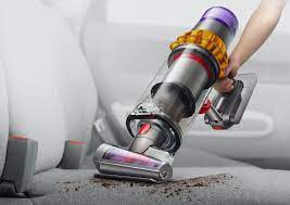 Dyson says the light exposes dust particles you wouldn't ordinarily be able to see, so beyond the freakin' laser beams, the v15 has some other cool tricks, too. Dyson V15 Detect Release Date Price Features