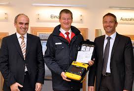 1 usd = 1.64637 bgn. Brk Bayerisches Rotes Kreuz Kreisverband Berchtesgadener Land 30 10 2011 Mit Strom Leben Retten Defibrillatoren In Vr Bank Filialen