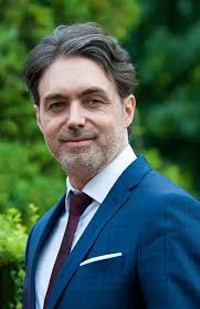 „nu aș renunța la smartphone, conectat mereu la internet. Lavinia Petrea A NÄƒscut O FetiÈ›Äƒ TatÄƒl MicuÈ›ei Este Procurorul Romulus Varga Care L A Infundat Pe CioacÄƒ Stiri Iasi Anchete Investigatii Interviuri Si Satira Politica