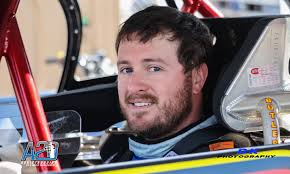 Feathers Fighting to Figure Out Tricky Port Royal