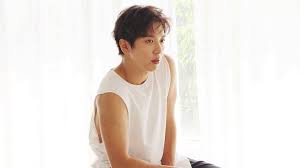 Cnblue 2021 season's greetings together. Cnblue S Yonghwa Under Police Investigation Regarding His Grad School Admission Sbs Popasia