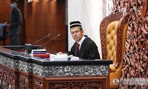 — bernama pic follow us on instagram and subscribe to our telegram channel for the latest updates. Please Listen To Me Four Times Malaysia S Newest Speaker Art Harun Loses It In Parliament Coconuts Kl
