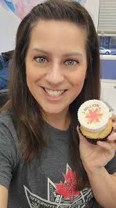 Beth Binette's Instagram, Twitter & Facebook