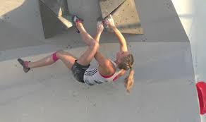 Dosežek, je nastopila odlično, saj je prvič hitrostno steno s fiksnimi oprimki premagala s časom manj kot osem sekund. Janja Garnbret Official Website Of 6 X World Champion Climber