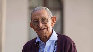 Fallece a los 83 años el sacerdote salmantino Antonio Romo, Premio Castilla  y León de Valores Humanos en 2014