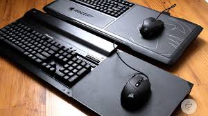 Maximum load capacity and swivel/tilt motion capability for viewing angle settings. Pc Lapboard Shootout Corsair Lapdog Vs Roccat Sova Polygon