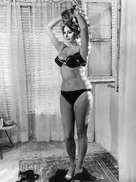 Sophia loren, 83, is no slouch. I D Rather Eat Pasta And Drink Wine Than Be A Size 0 Sophia Loren 1965 Oldschoolcool