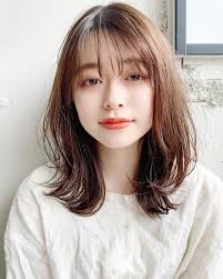 ミディアム シースルーバング 大人かわいい フェミニン ヘアスタイルや髪型の写真 画像 kyli表参道 藤野ちずる kyli表参道 日本人のショートヘア 日本のヘアカット セミロングのヘアカット