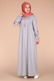 Gri Tesettur Penye Gri Tesettur Penye Elbise Modelleri Tesettur Elbise Modelleri 2020 Abayas Fashion Muslimah Fashion Outfits Muslim Fashion
