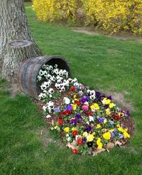Dieser pinnwand folgen 109 nutzer auf pinterest. 90 Deko Ideen Zum Selbermachen Fur Sommerliche Stimmung Im Garten Kleiner Garten Landschaftsbau Vorgarten Garten Deko