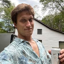 Drive right, pass left! 🚗 Please drive in the right lane unless you have a  reason to be in the left lane. This helps keep traffic flowing.