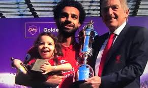 صور محمد صلاح وزوجته وابنته مكة. ÙÙŠØ¯ÙŠÙˆ Ù…ÙƒØ© Ù…Ø­Ù…Ø¯ ØµÙ„Ø§Ø­ ØªØ­ØªÙÙ„ Ù…Ø¹ ÙˆØ§Ù„Ø¯Ù‡Ø§ ÙÙ‰ Ù…Ù„Ø¹Ø¨ Ø£Ù†ÙÙ„ÙŠØ¯