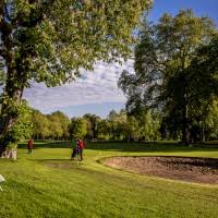 Práctica de una docena de puestos, cubiertos. Exclusiv Golf Du Chateau De Cely