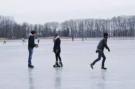 Zelf nog geen ijs gezien. Schaatsen Veilig Onderweg Op Het Ijs