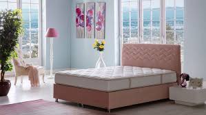 ev dekorasyonu panosundaki pin