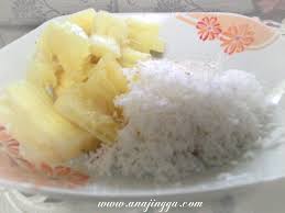 Manihot esculenta) ialah tumbuhan tropika dan subtropika dari famili euphorbiaceae yang terkenal sebagai sumber utama karbohidrat dan daunnya sebagai sayuran. Menu Ubi Kayu