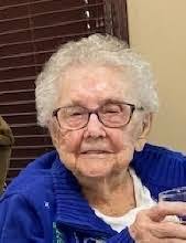 Della Walters's Instagram, Twitter & Facebook