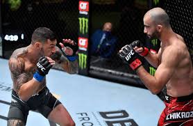 Facing one of the legends of the sport in edson barboza on saturday night in las vegas, chikadze displayed his striking prowess. Cub Swanson Battles Giga Chikadze Of Georgia In A Featherweight Bout During The Ufc Fight Night Las Vegas Review Journal