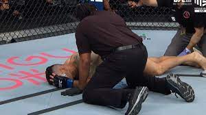 Former middleweight champ chris weidman suffered a horrific leg break in his ufc 261 showdown with uriah hall. Ufc 261 Chris Weidman Snaps Leg Against Uriah Hall Watch Video Highlights Anderson Silva