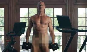 Christopher Meloni jokes about 'length,' 'girth' for nude Peloton ad