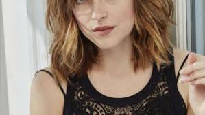 Quelle coiffure ou coupe pour un visage rectangulaire ? Coupe De Cheveux Femme 30 Ans Quelle Coupe De Cheveux Adopter A 30 Ans