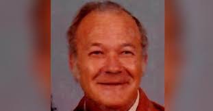 Lee Tunnell's Instagram, Twitter & Facebook