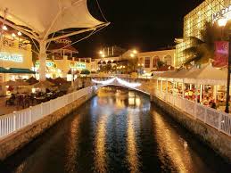 Full of flashing lights and upbeat music, the cancun shopping mall offers something for all. La Isla Shopping Village Archives Discoverymundo Blog