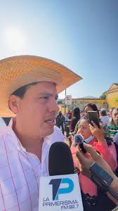 “Vamos a poner orden…. Y lo que buscamos no es reprimir a la población sino  un orden, el orden que necesita Santiago Tuxtla”, indicó el presidente  municipal de Santiago Tuxtla, Lic. Noé Domínguez ...