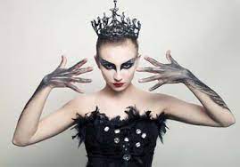 Beautiful black tutu skirt with feathers 10 12 ins long at the. Black Swan Kostum Archive Kostumkiste