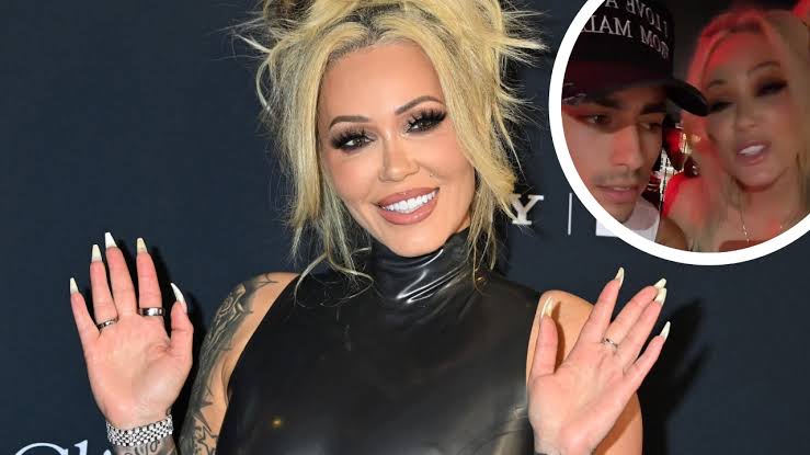 Bunnie Xo Seen Kissing 24 Year Old at Jelly Roll's Bar After Divorce