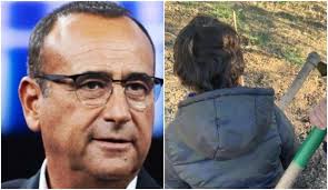 La scorsa settimana carlo conti aveva voluto comunicare personalmente di aver contratto il virus. Carlo Conti Il Figlio Fa La Sua Caricatura La Foto Diventa Virale