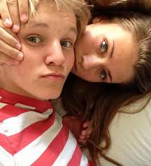 Jun 22, 2021 · tirsdag ettermiddag publiserte norges fotballforbund (nff) et innlegg hvor landslagsspillerne martin ødegaard og maren mjelde poserer med kapteinsbind i regnbuens farger. Martin Odegaard Height Weight Age Girlfriend Salary Net Worth