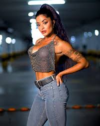 Maybe can be seen cover of magazines or booklets. Maturidade Aline Riscado Manda Recado Para Ex Marido E Choca Os Fas Blog Social 1